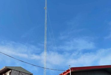 نصب دکل مهاری بر فراز ساختمان آتش نشانی شهرداری شاندرمن