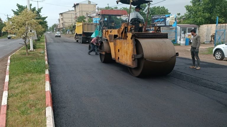 آغاز پروژه روکش آسفالت در معابر اصلی شاندرمن