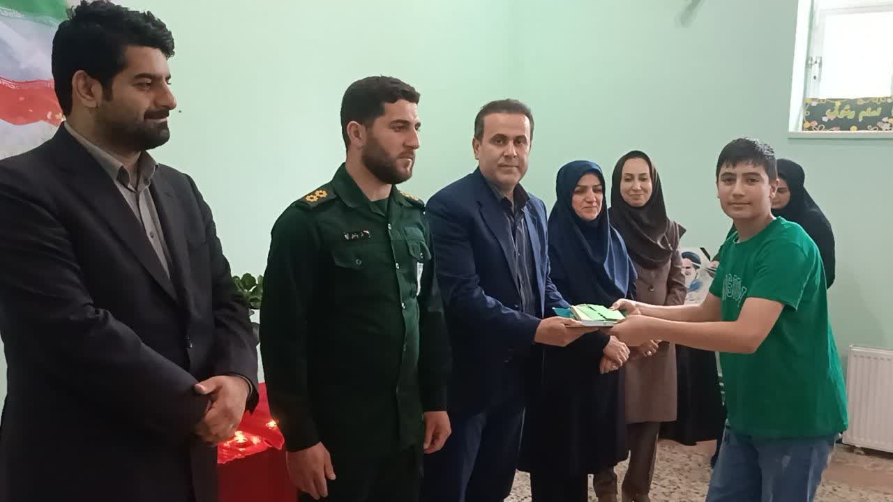 برگزاری ویژه‌برنامه ادبی «تجلای عهد» در کانون پرورش فکری شاندرمن